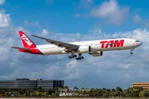 TAM 777-300ER PT-MUI makes its elegant approach into Miami
