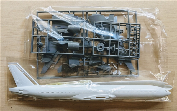 Maquette Plastique Hasegawa 1/200 Boeing 777-300 ANA - Modèle à Monter, Neuf, Fabriqué Au Japon